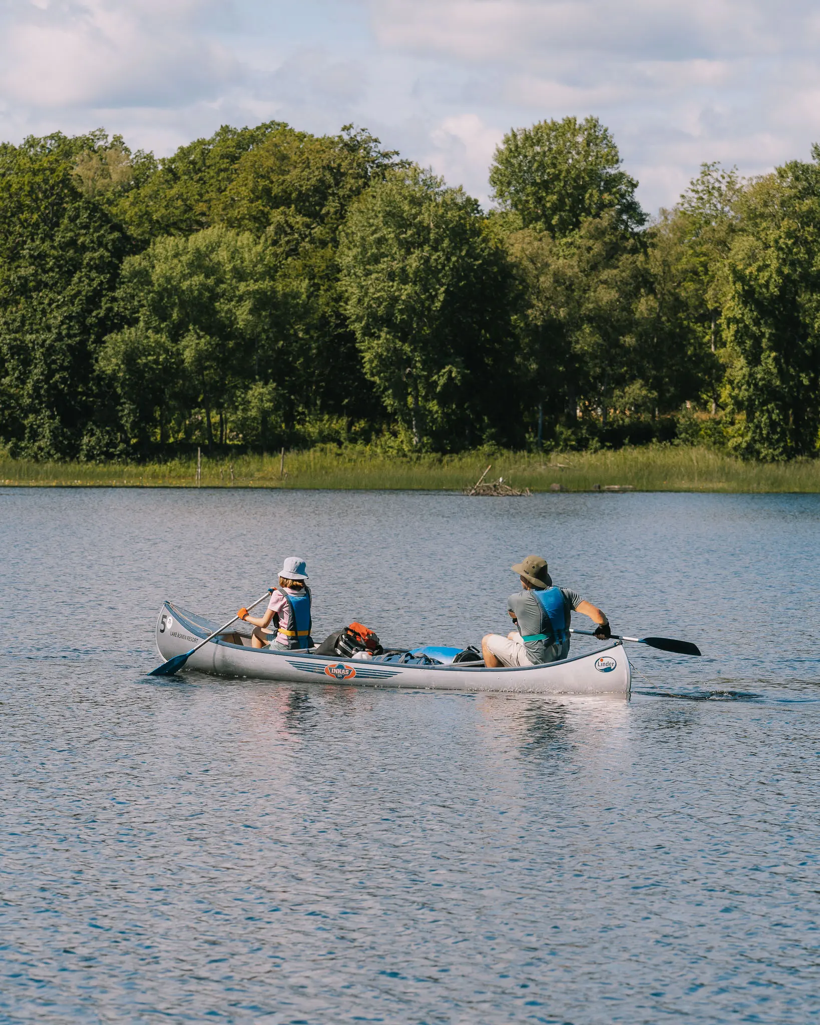 vakantie zweden - met kinderen op reis - kanotocht Zweden- reizen met kinderen