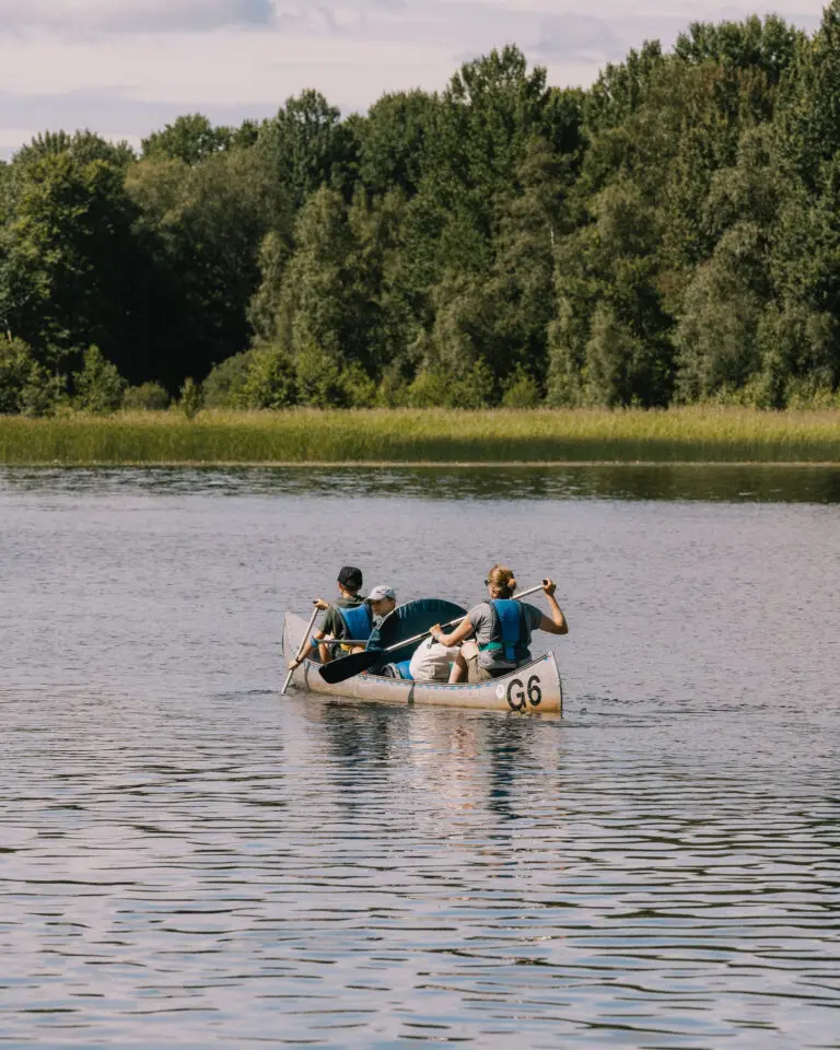 familie in een kano