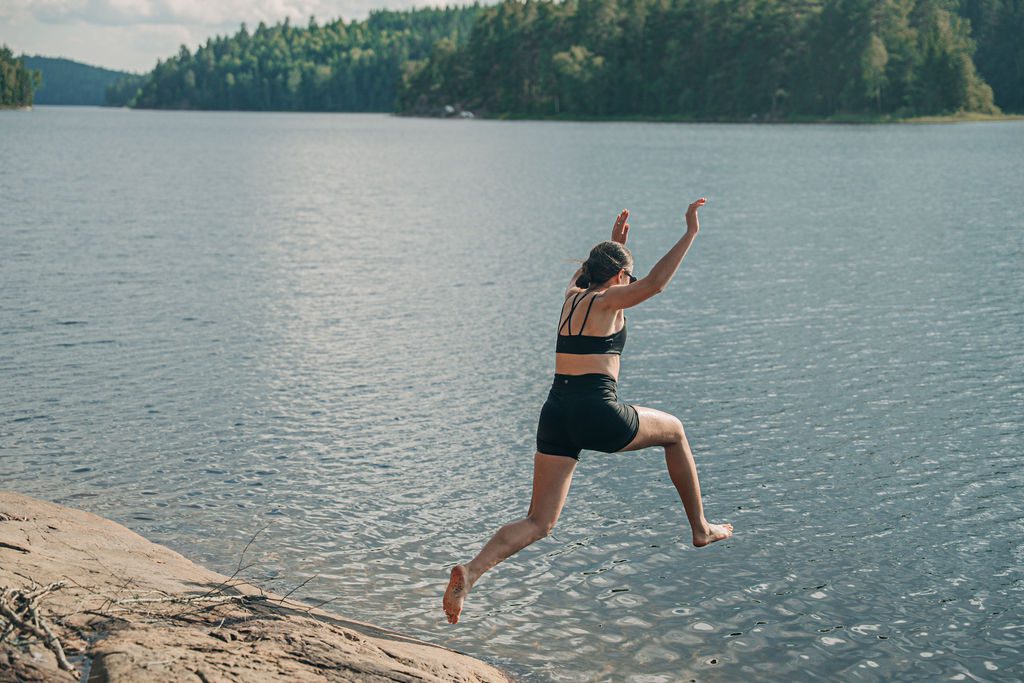 springen in het water